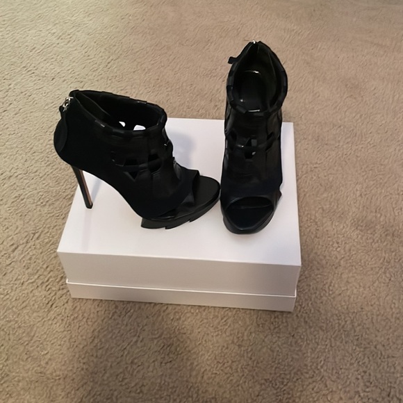 Classic 2000’s Camilla Skovgaard - Picture 2 of 3